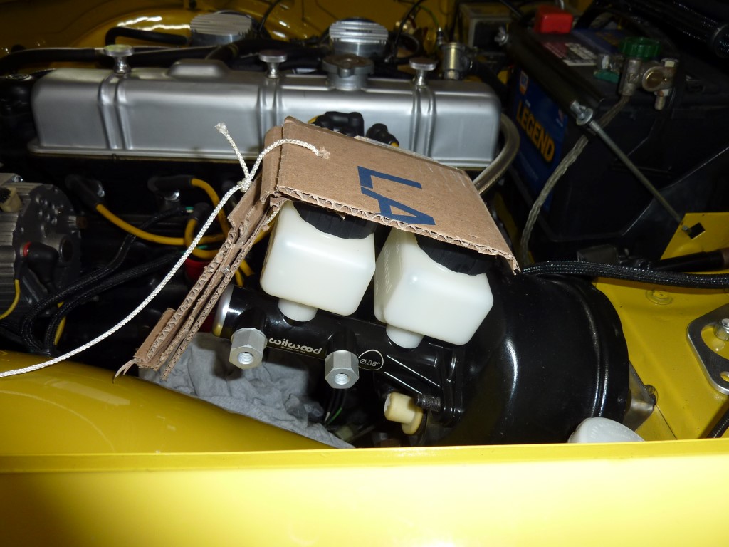 Wilwood Chrysler Style Master Cylinder - 1-1/16in Bore main image 0